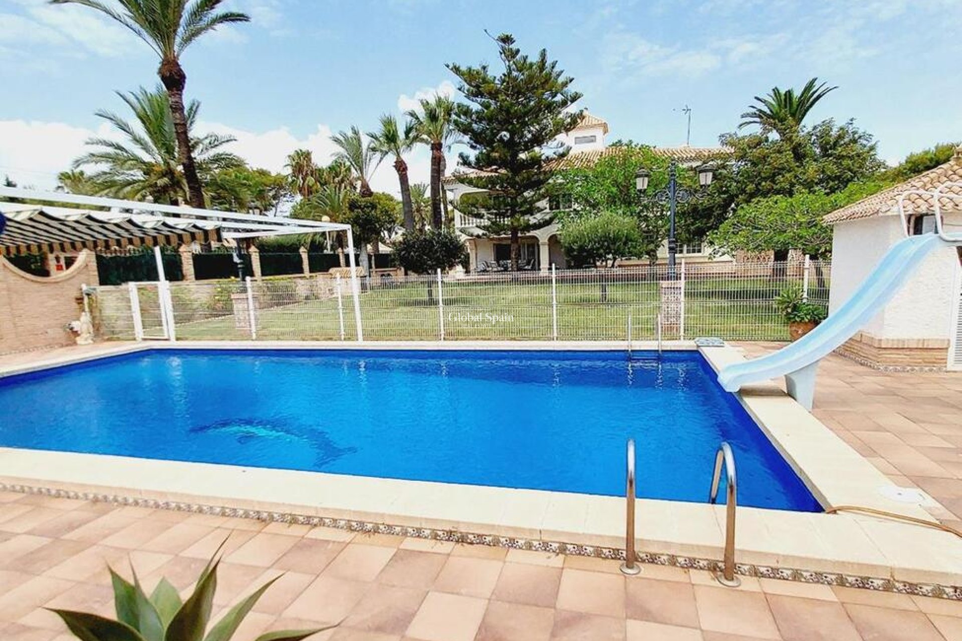 Wederverkoop - VILLA -
ORIHUELA COSTA - CABO ROIG