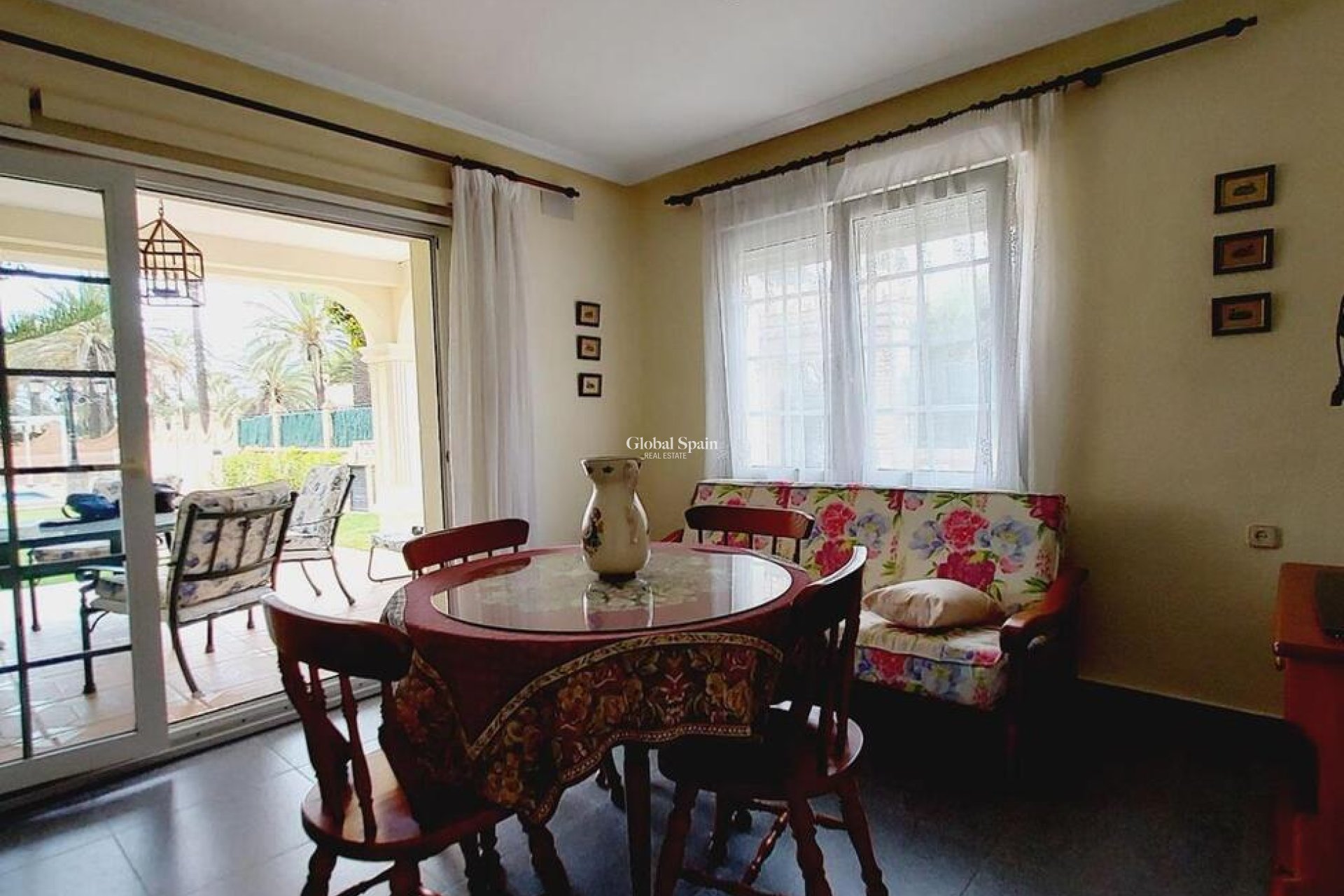 Wederverkoop - VILLA -
ORIHUELA COSTA - CABO ROIG