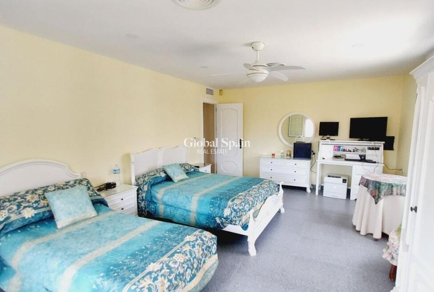 Wederverkoop - VILLA -
ORIHUELA COSTA - CABO ROIG