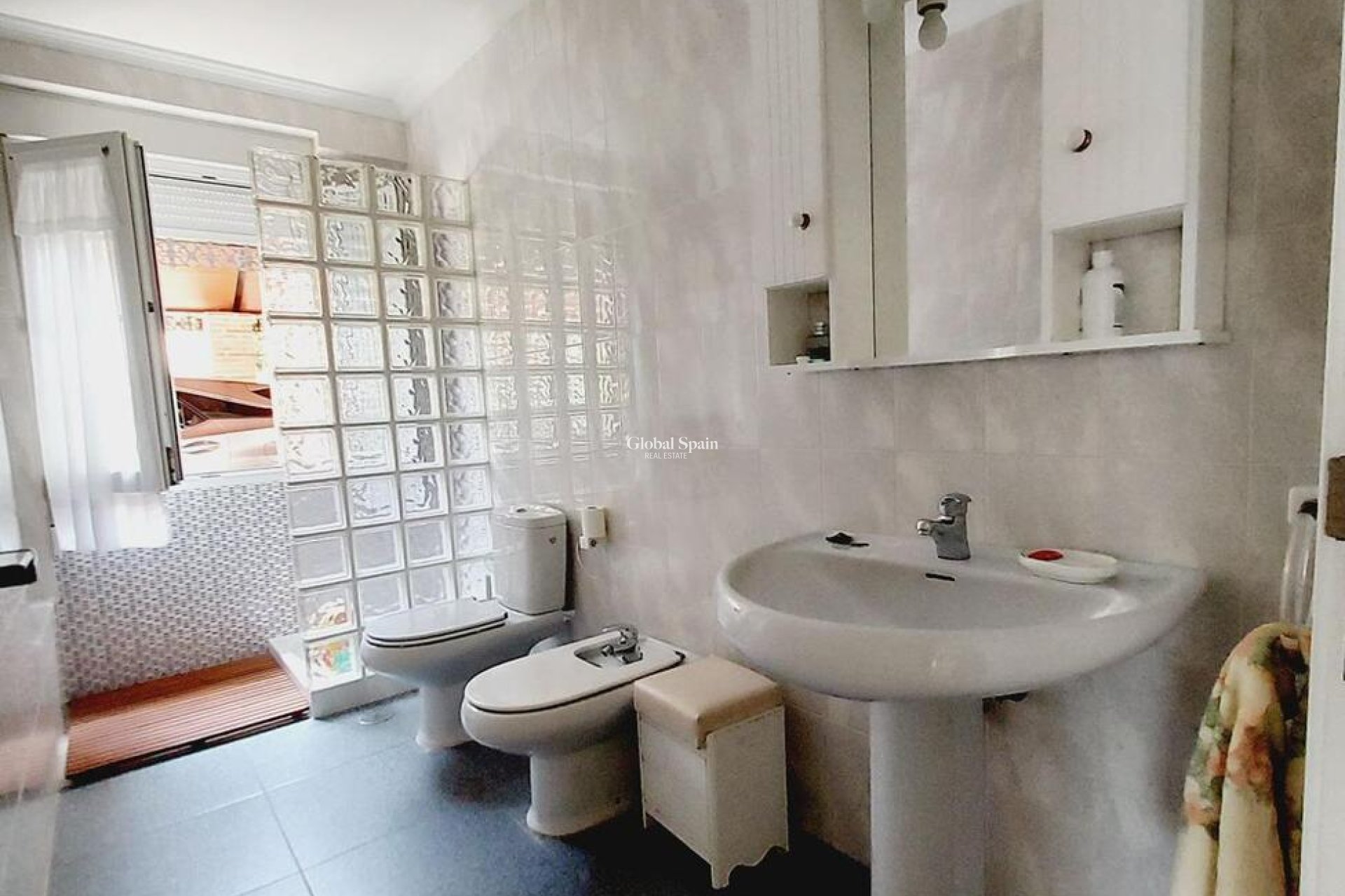 Wederverkoop - VILLA -
ORIHUELA COSTA - CABO ROIG