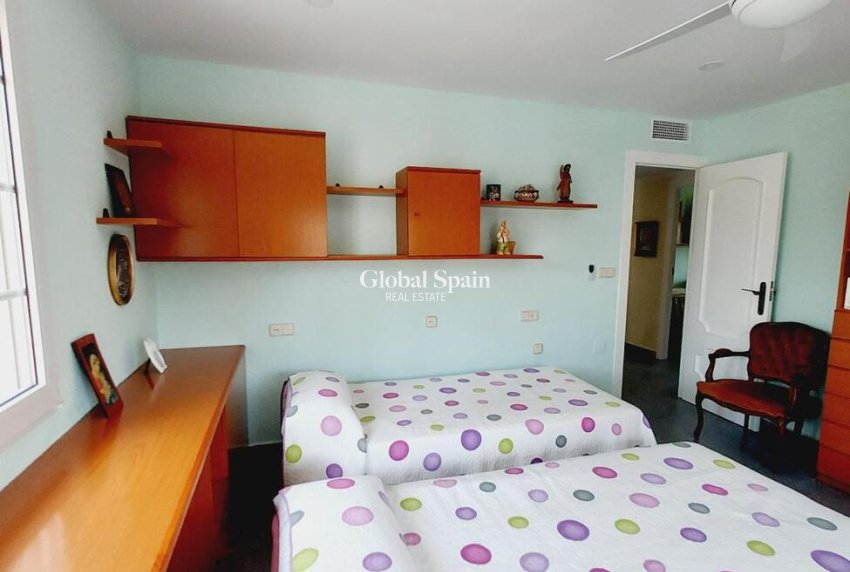 Wederverkoop - VILLA -
ORIHUELA COSTA - CABO ROIG
