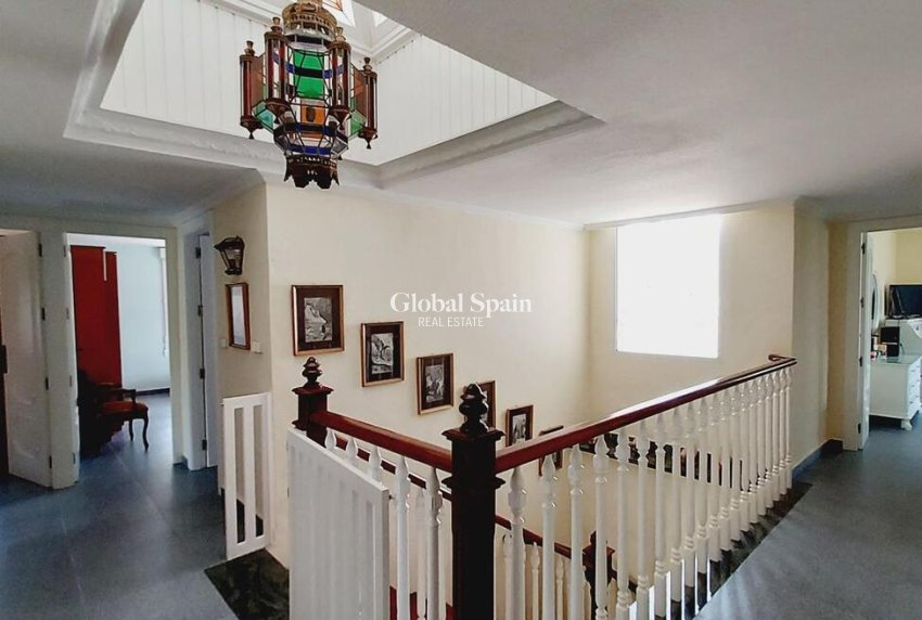 Wederverkoop - VILLA -
ORIHUELA COSTA - CABO ROIG