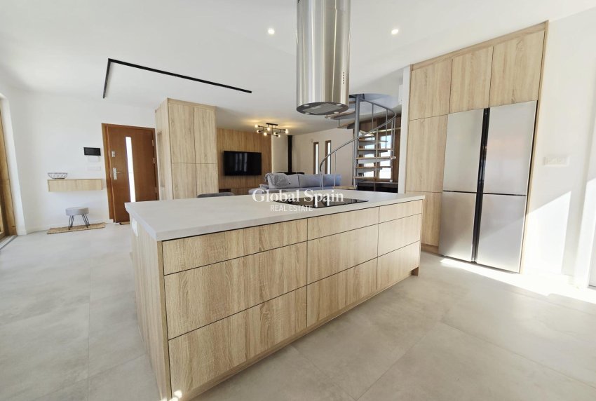 Wederverkoop - VILLA -
ORIHUELA COSTA - CABO ROIG