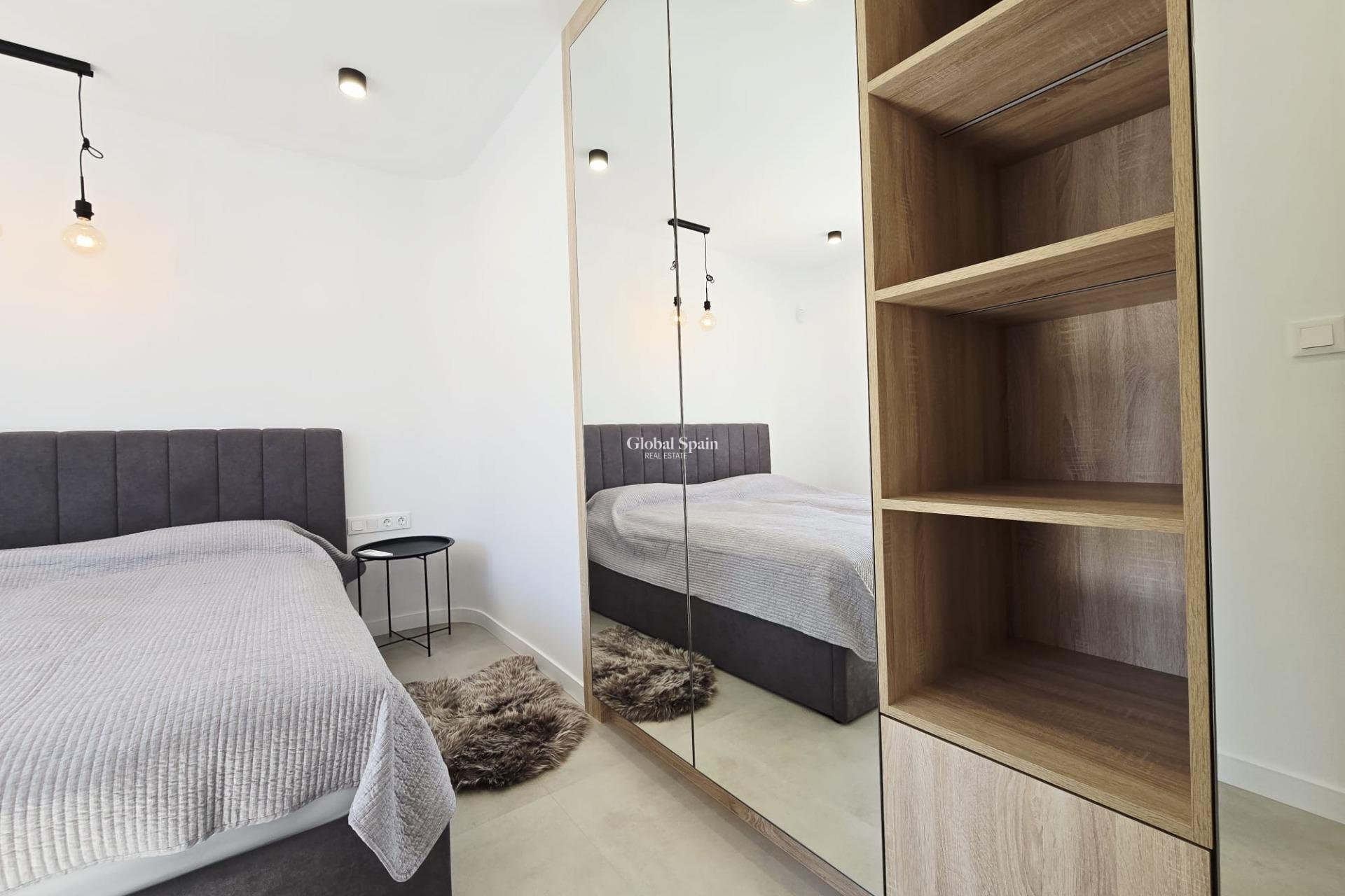 Wederverkoop - VILLA -
ORIHUELA COSTA - CABO ROIG