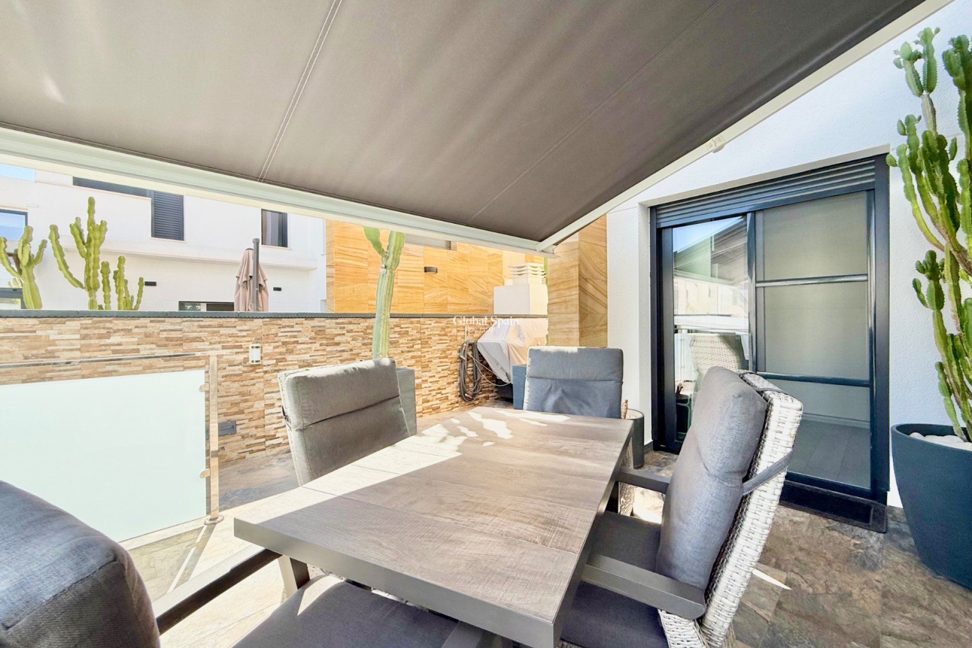 Wederverkoop - VILLA -
ORIHUELA COSTA - CABO ROIG