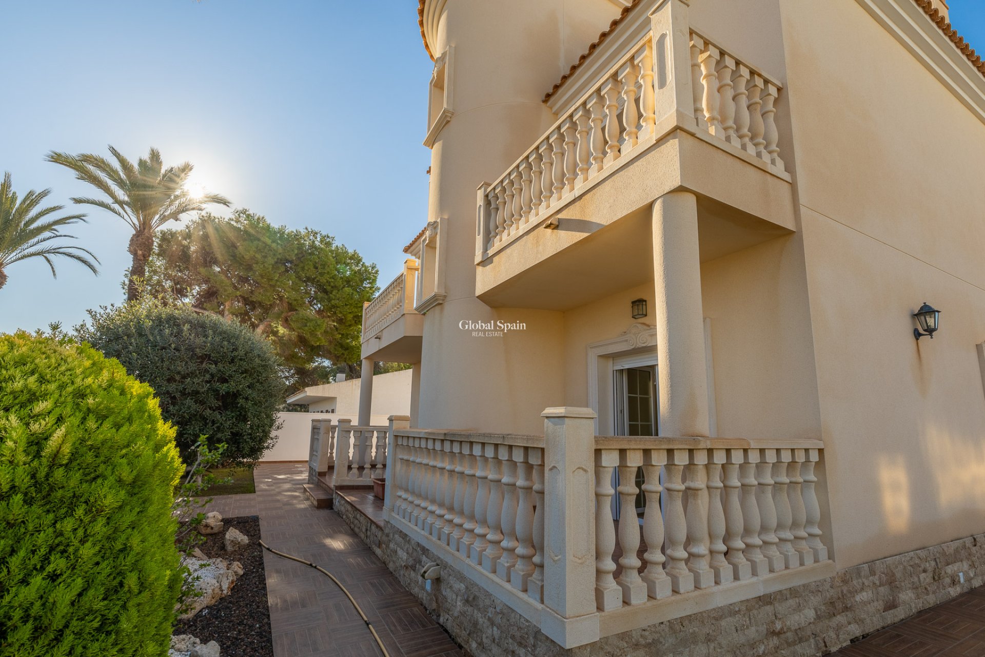 Wederverkoop - Villa -
ORIHUELA COSTA - CABO ROIG