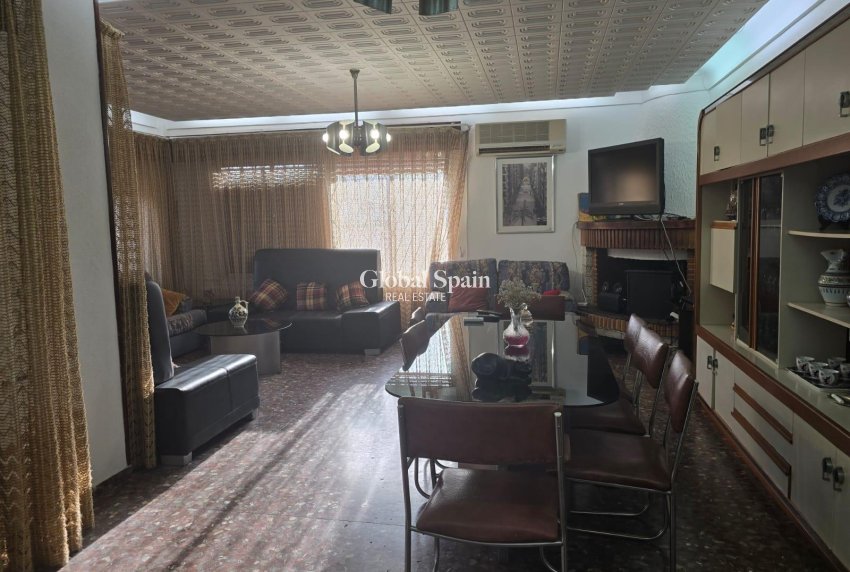 Wederverkoop - VILLA -
ORIHUELA COSTA - CAMPOAMOR