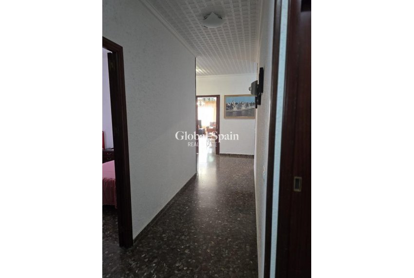 Wederverkoop - VILLA -
ORIHUELA COSTA - CAMPOAMOR