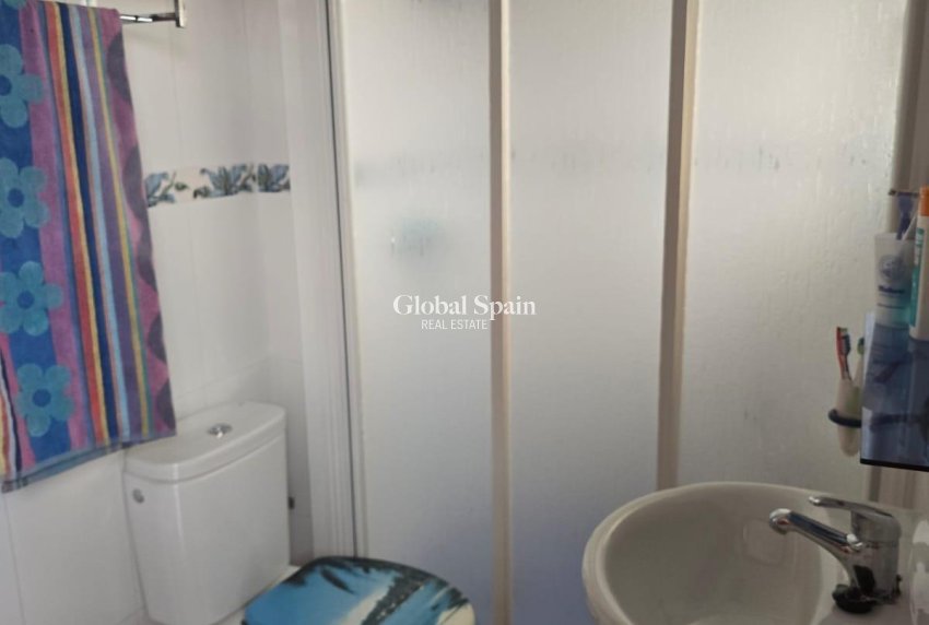 Wederverkoop - VILLA -
ORIHUELA COSTA - CAMPOAMOR