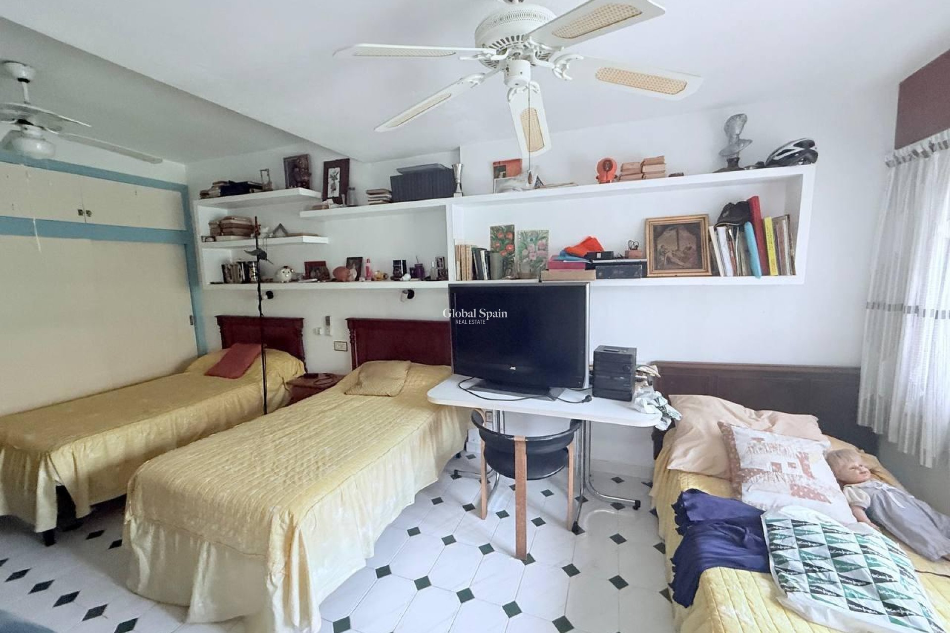 Wederverkoop - VILLA -
ORIHUELA COSTA - CAMPOAMOR