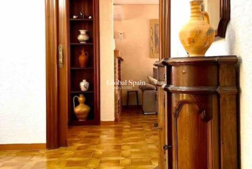 Wederverkoop - VILLA -
ORIHUELA COSTA - CAMPOAMOR