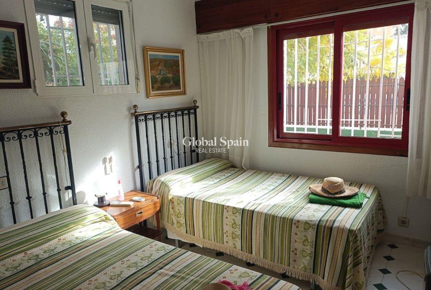 Wederverkoop - VILLA -
ORIHUELA COSTA - CAMPOAMOR