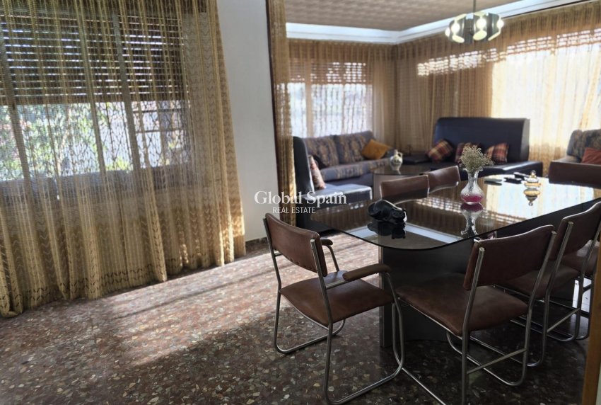 Wederverkoop - VILLA -
ORIHUELA COSTA - CAMPOAMOR