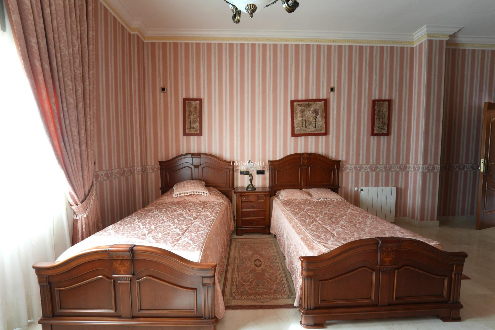 Wederverkoop - VILLA -
ORIHUELA COSTA - CAMPOAMOR