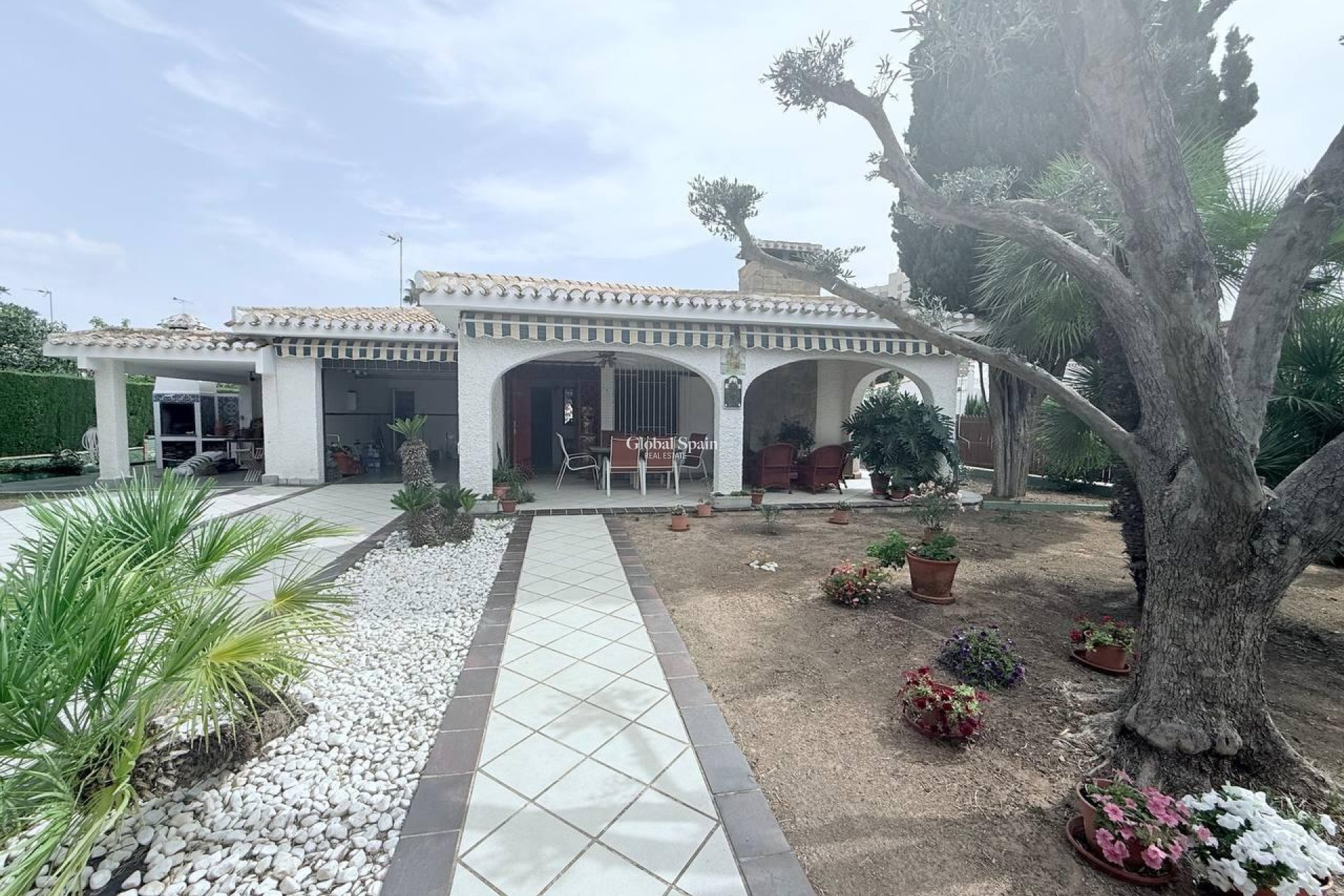 Wederverkoop - VILLA -
ORIHUELA COSTA - CAMPOAMOR