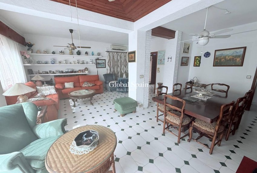 Wederverkoop - VILLA -
ORIHUELA COSTA - CAMPOAMOR