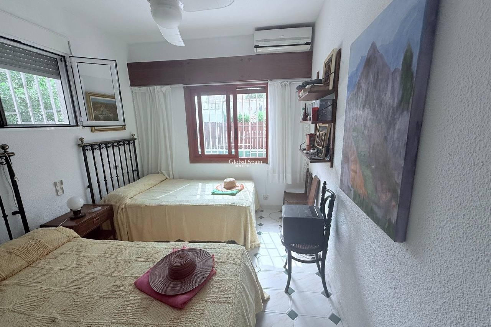Wederverkoop - VILLA -
ORIHUELA COSTA - CAMPOAMOR