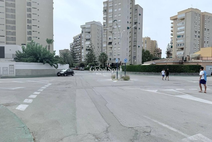 Wederverkoop - VILLA -
ORIHUELA COSTA - CAMPOAMOR
