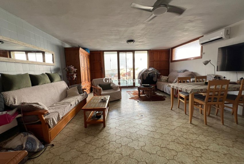 Wederverkoop - VILLA -
ORIHUELA COSTA - CAMPOAMOR