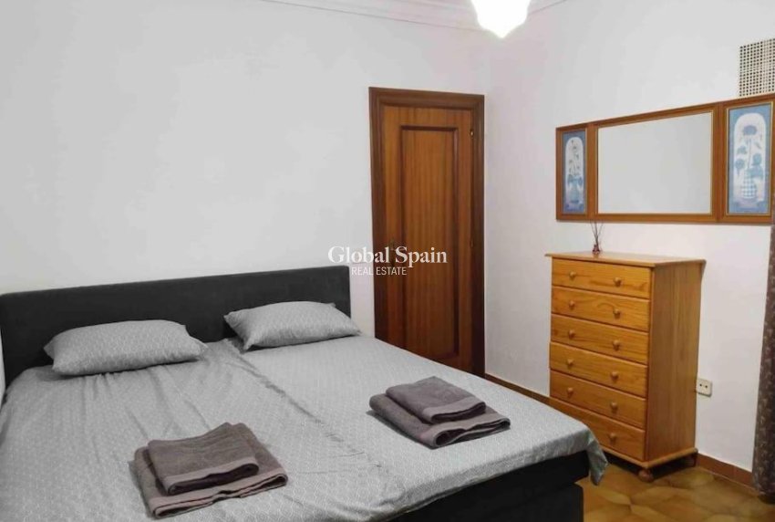 Wederverkoop - VILLA -
ORIHUELA COSTA - CAMPOAMOR