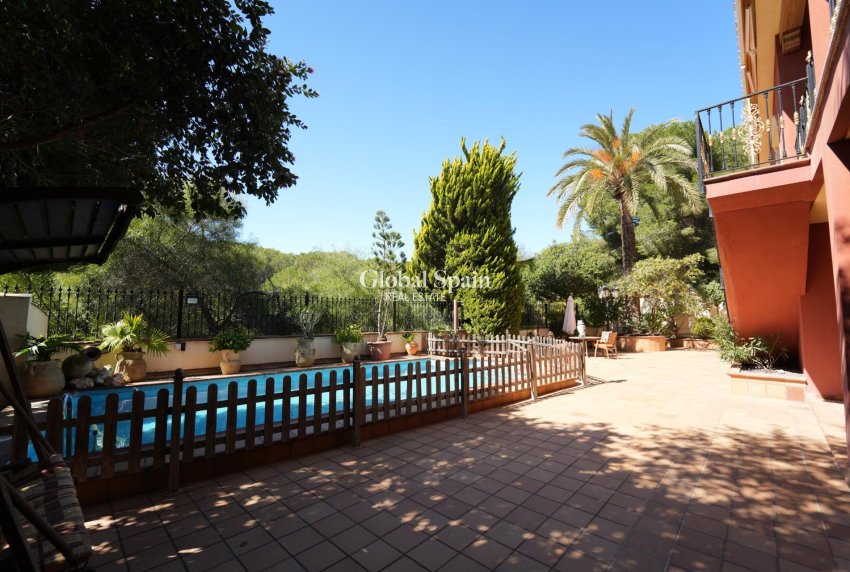 Wederverkoop - VILLA -
ORIHUELA COSTA - CAMPOAMOR