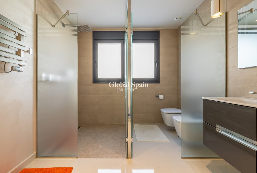 Wederverkoop - Villa -
ORIHUELA COSTA - CAMPOAMOR