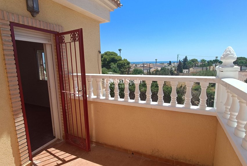 Wederverkoop - VILLA -
ORIHUELA COSTA - Castillo de Don Juan