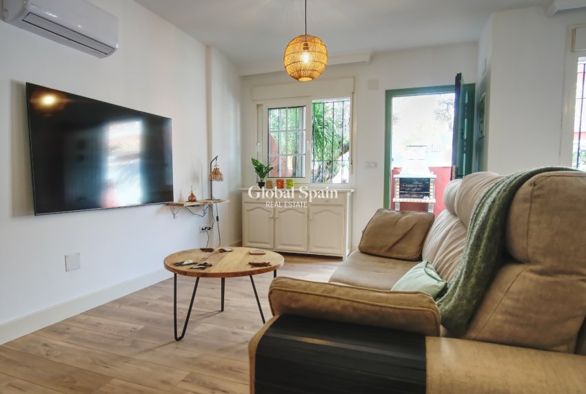 Wederverkoop - VILLA -
ORIHUELA COSTA - Costa Blanca South