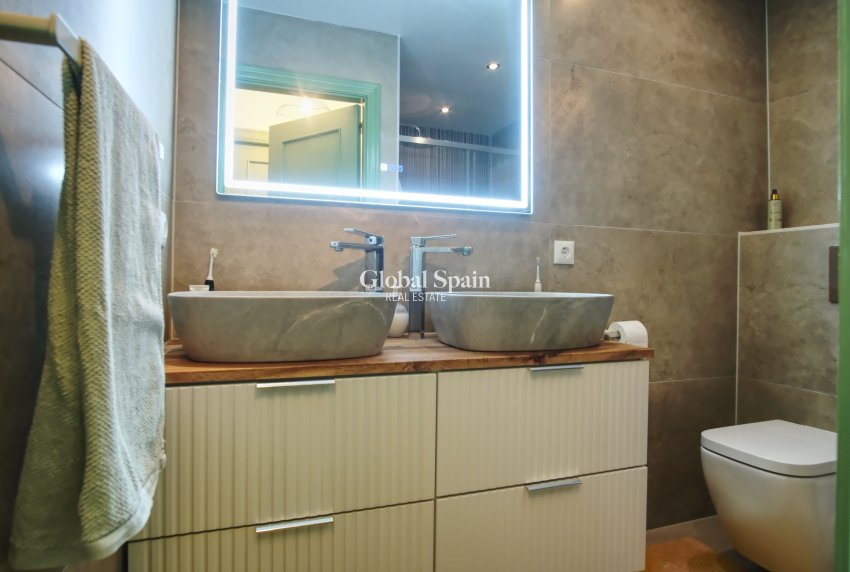 Wederverkoop - VILLA -
ORIHUELA COSTA - Costa Blanca South