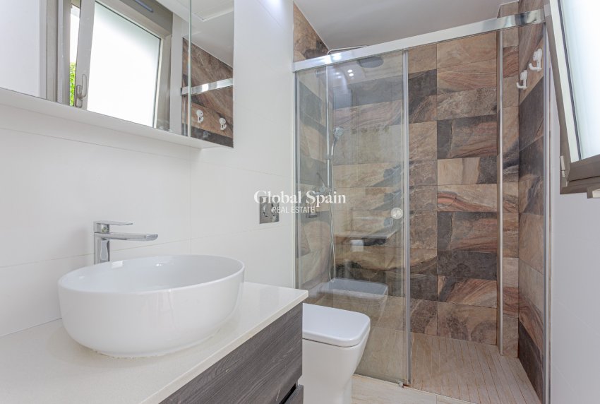 Wederverkoop - VILLA -
ORIHUELA COSTA - Costa Blanca