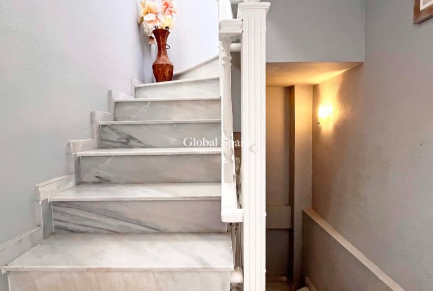 Wederverkoop - VILLA -
ORIHUELA COSTA - Costa Blanca