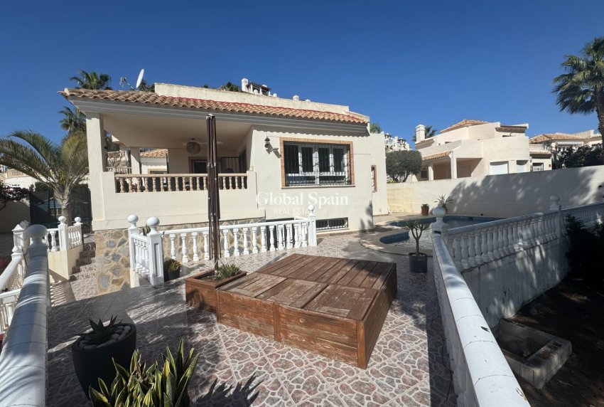 Wederverkoop - VILLA -
ORIHUELA COSTA - Costa Blanca