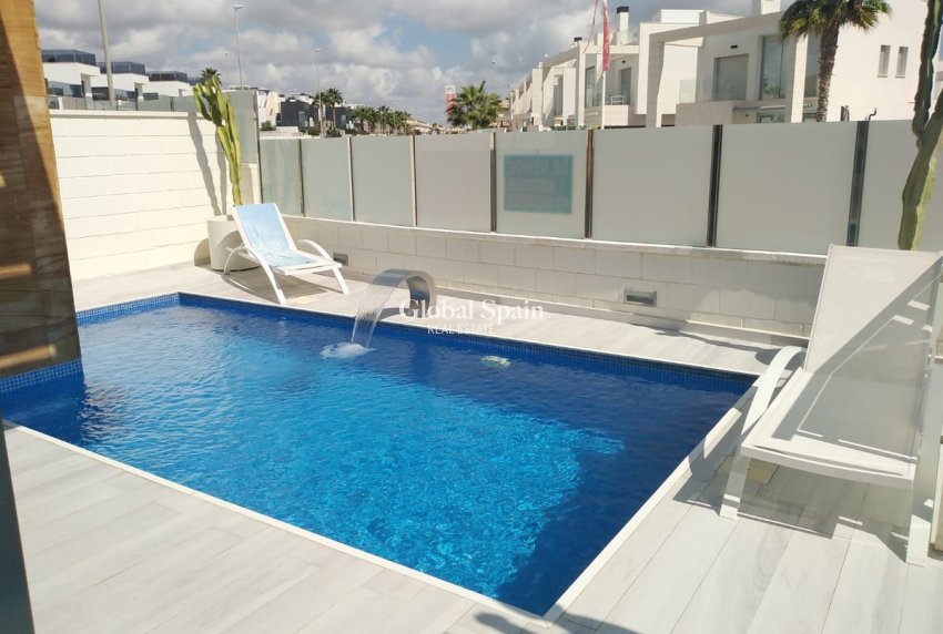 Wederverkoop - VILLA -
ORIHUELA COSTA - Costa Blanca