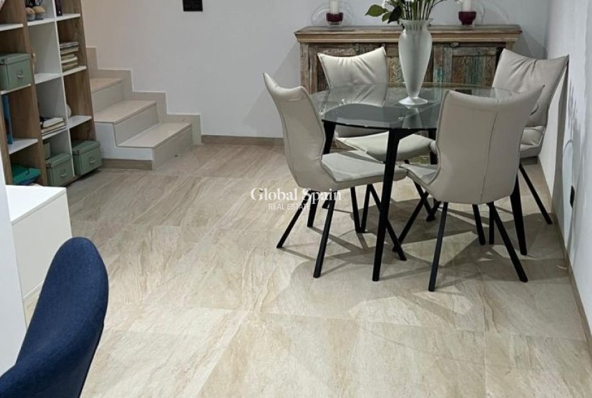 Wederverkoop - VILLA -
ORIHUELA COSTA - Costa Blanca