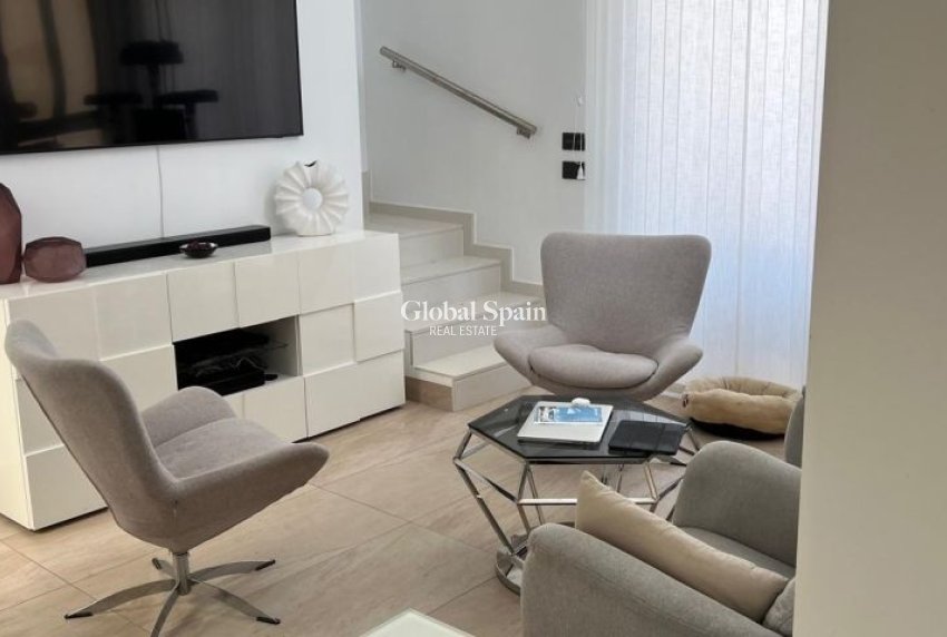 Wederverkoop - VILLA -
ORIHUELA COSTA - Costa Blanca