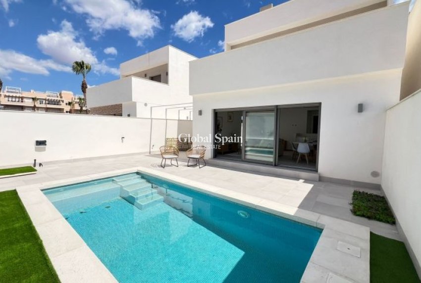 Wederverkoop - VILLA -
ORIHUELA COSTA - Costa Blanca