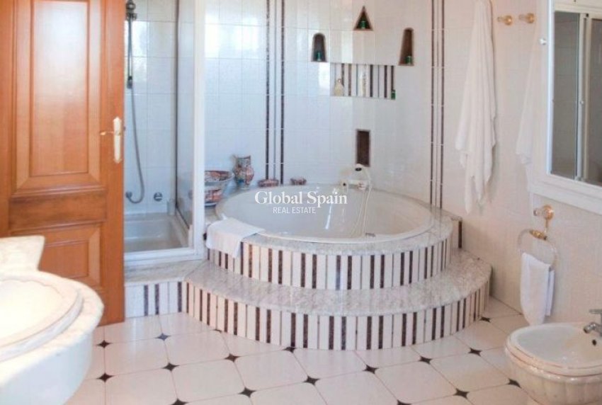 Wederverkoop - VILLA -
ORIHUELA COSTA - Costa Blanca