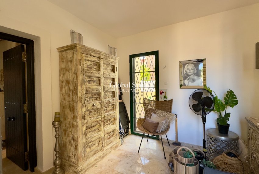 Wederverkoop - VILLA -
ORIHUELA COSTA - Costa Blanca