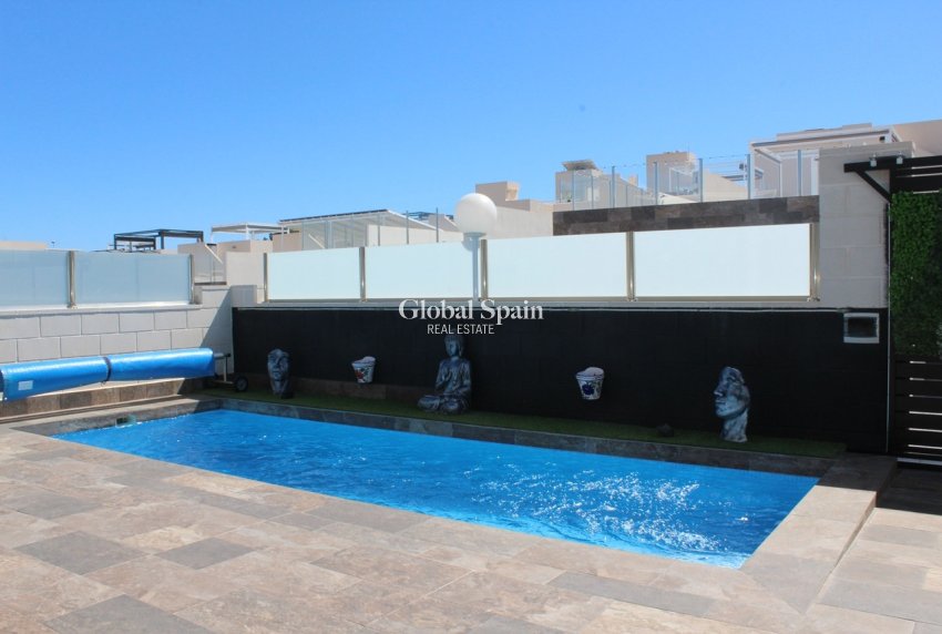 Wederverkoop - VILLA -
ORIHUELA COSTA - Costa Blanca