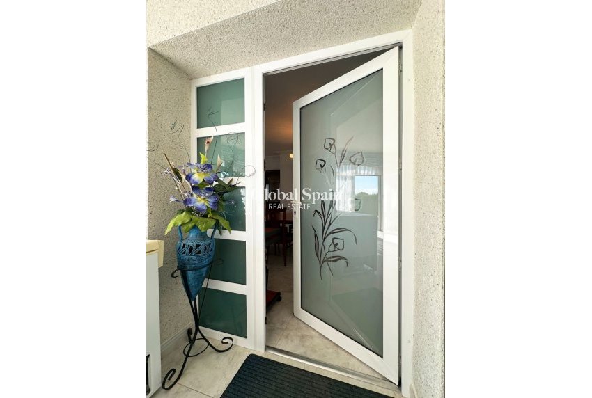 Wederverkoop - VILLA -
ORIHUELA COSTA - Costa Blanca