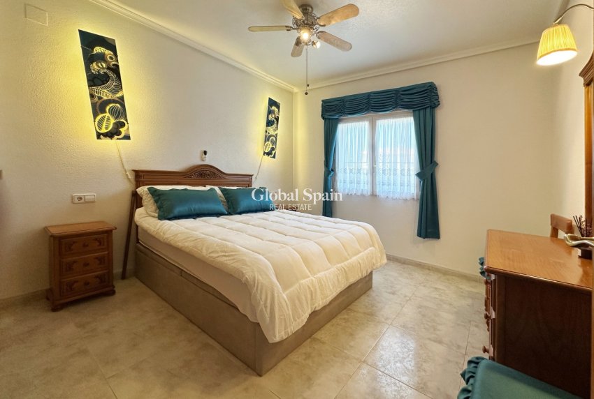 Wederverkoop - VILLA -
ORIHUELA COSTA - Costa Blanca