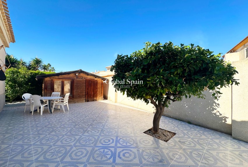 Wederverkoop - VILLA -
ORIHUELA COSTA - Costa Blanca