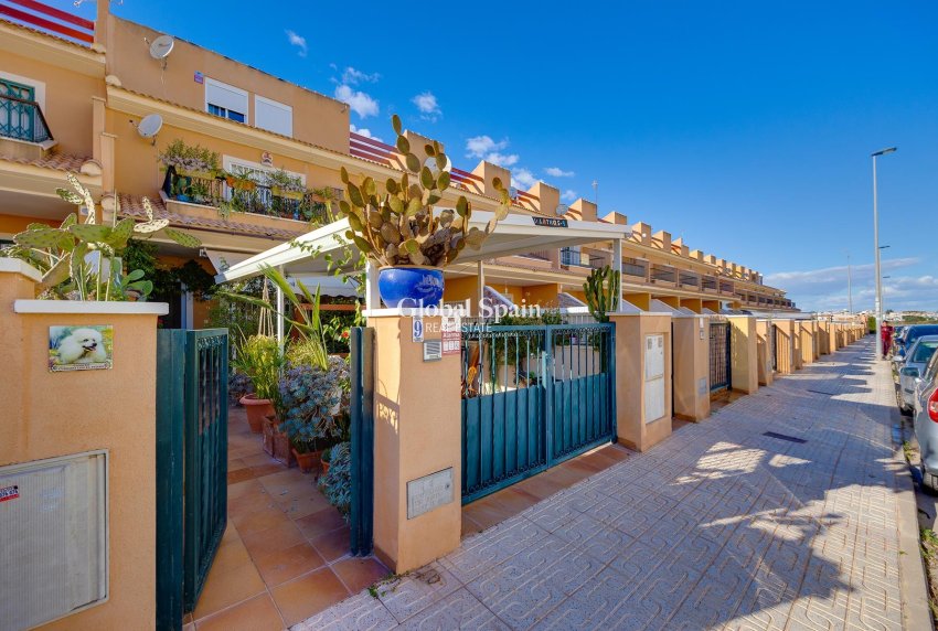 Wederverkoop - VILLA -
ORIHUELA COSTA - Costa Blanca