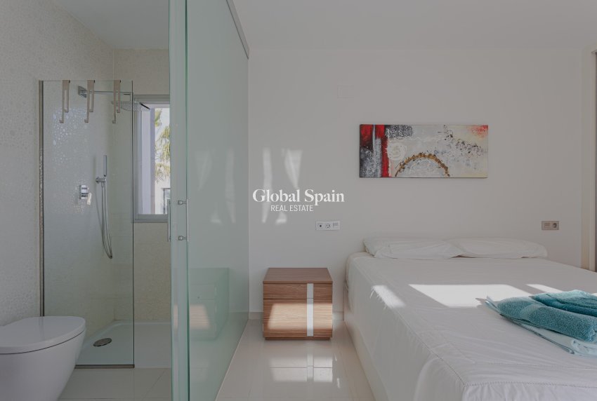 Wederverkoop - VILLA -
ORIHUELA COSTA - Costa Blanca