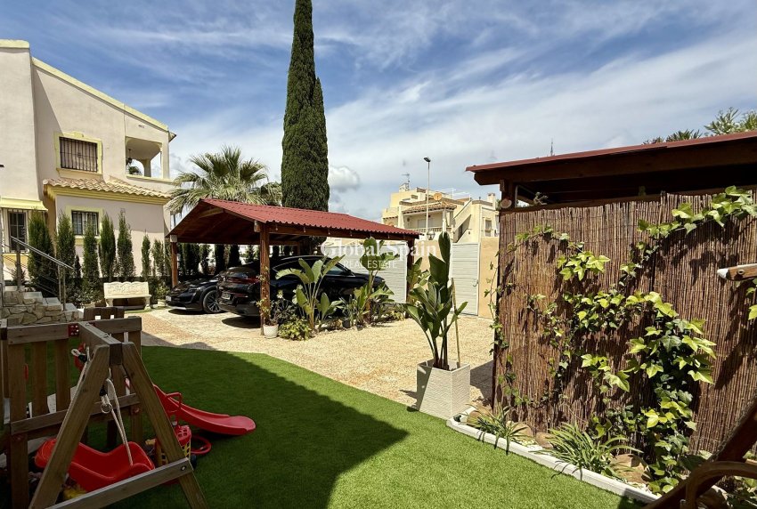 Wederverkoop - VILLA -
ORIHUELA COSTA - Costa Blanca