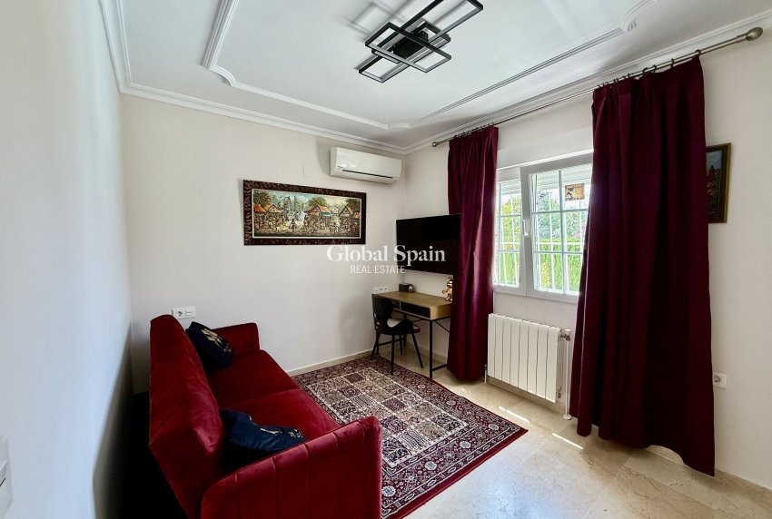 Wederverkoop - VILLA -
ORIHUELA COSTA - Costa Blanca