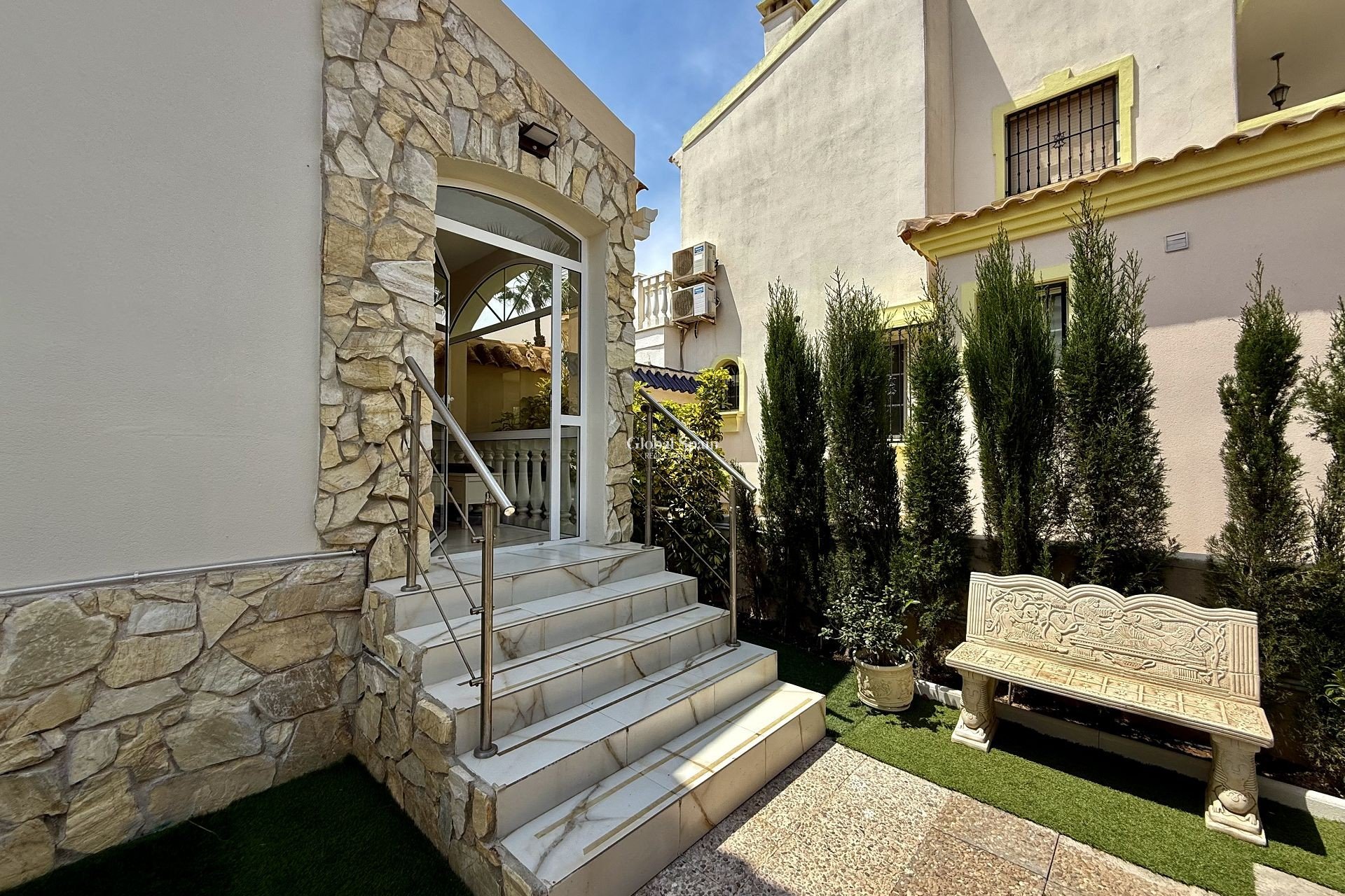 Wederverkoop - VILLA -
ORIHUELA COSTA - Costa Blanca