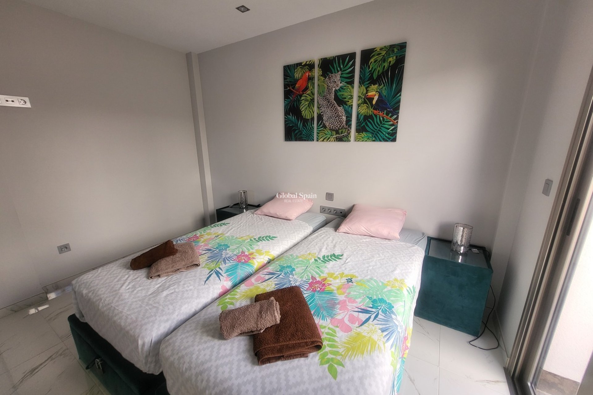 Wederverkoop - VILLA -
ORIHUELA COSTA - Costa Blanca