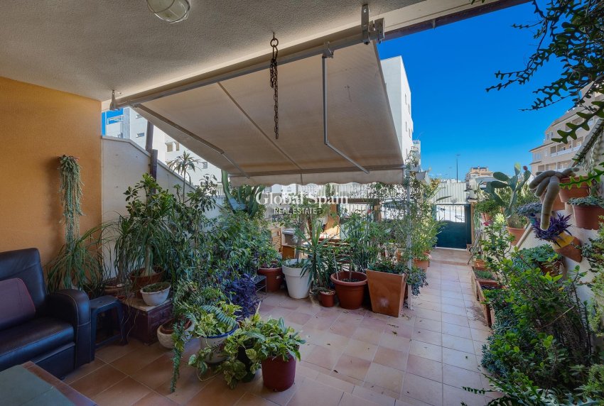 Wederverkoop - VILLA -
ORIHUELA COSTA - Costa Blanca