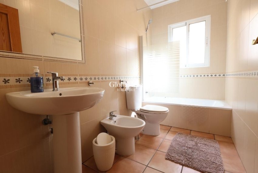 Wederverkoop - VILLA -
ORIHUELA COSTA - Costa Blanca